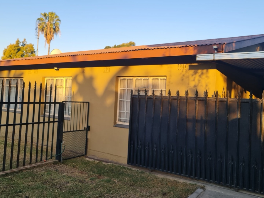 4 Bedroom Property for Sale in Rustenburg Central North West